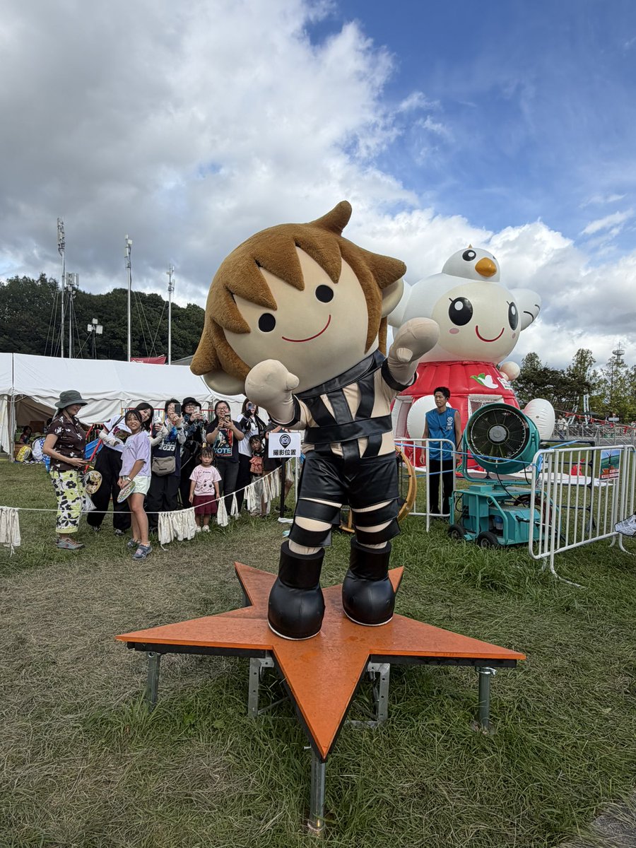 01moko01 tweet picture
