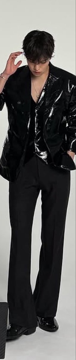 sourceseungmin's tweet photo. a man of insane proportions https://t.co/WXVWMD54SC