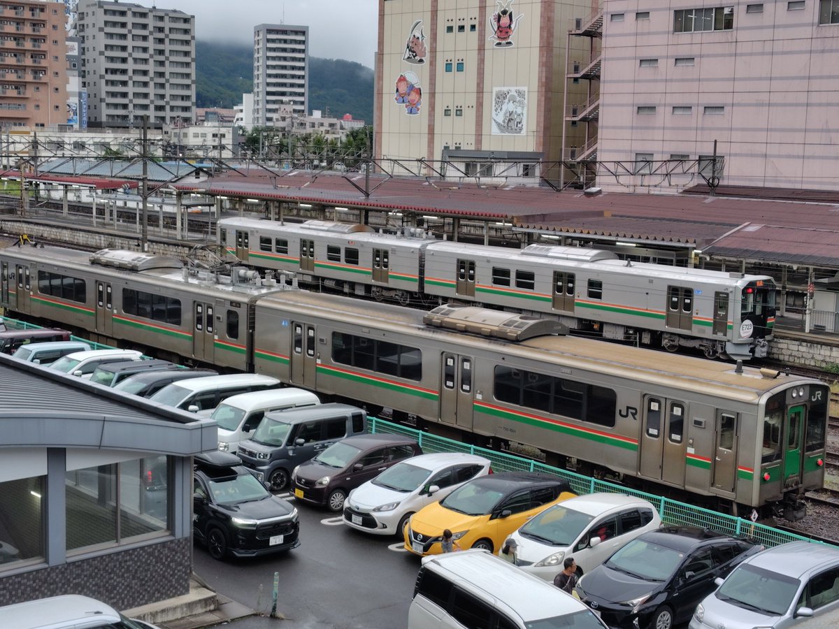 east_japan's tweet photo. 701-1500とE723-5000

約30年差、鉄道車両の変化を感じる。 https://t.co/DvlwM2nxZW