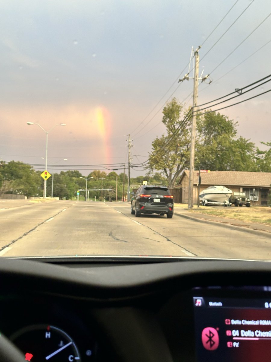 jazvlz's tweet photo. about to get the pot of gold!! what do y’all want ??? https://t.co/b07QwBuPqP