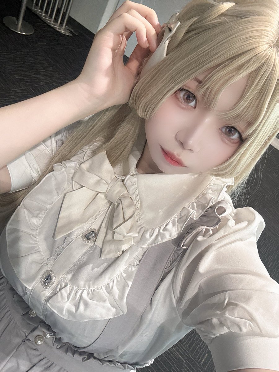 oee1q's tweet photo. cos 🌈🕒 🔔 🐝🤣

 #なすパフォ でした！
OAのINDから、うぇいBにりでぃーる！3セトリやり切りました😭😭

🐝🤣くんになった時、🔔さんって気づかなかった〜！とか温度差すごいって褒めて貰えたのがとても嬉しかったです、、🥹
無事たまごさんも未亡人になりました(?)
本当に楽しかったー！！ https://t.co/pBnzA5UH5h