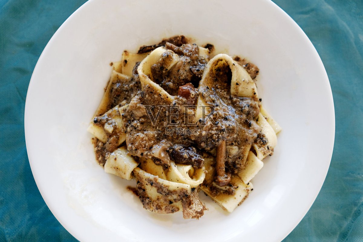 danieljer4rymor's tweet photo. Found the coziest hidden bistro in downtown! The truffle mushroom pasta is absolute perfection—creamy, earthy, and the portion is just right. 10/10 would bring friends back here! https://t.co/bgxVnOhmhy