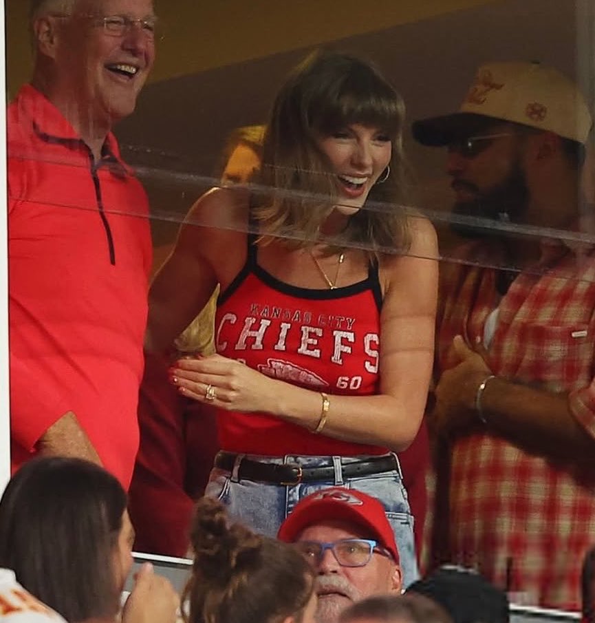 besttofswift's tweet photo. PRINCESS ❤️ https://t.co/fx0Kcs6JCn