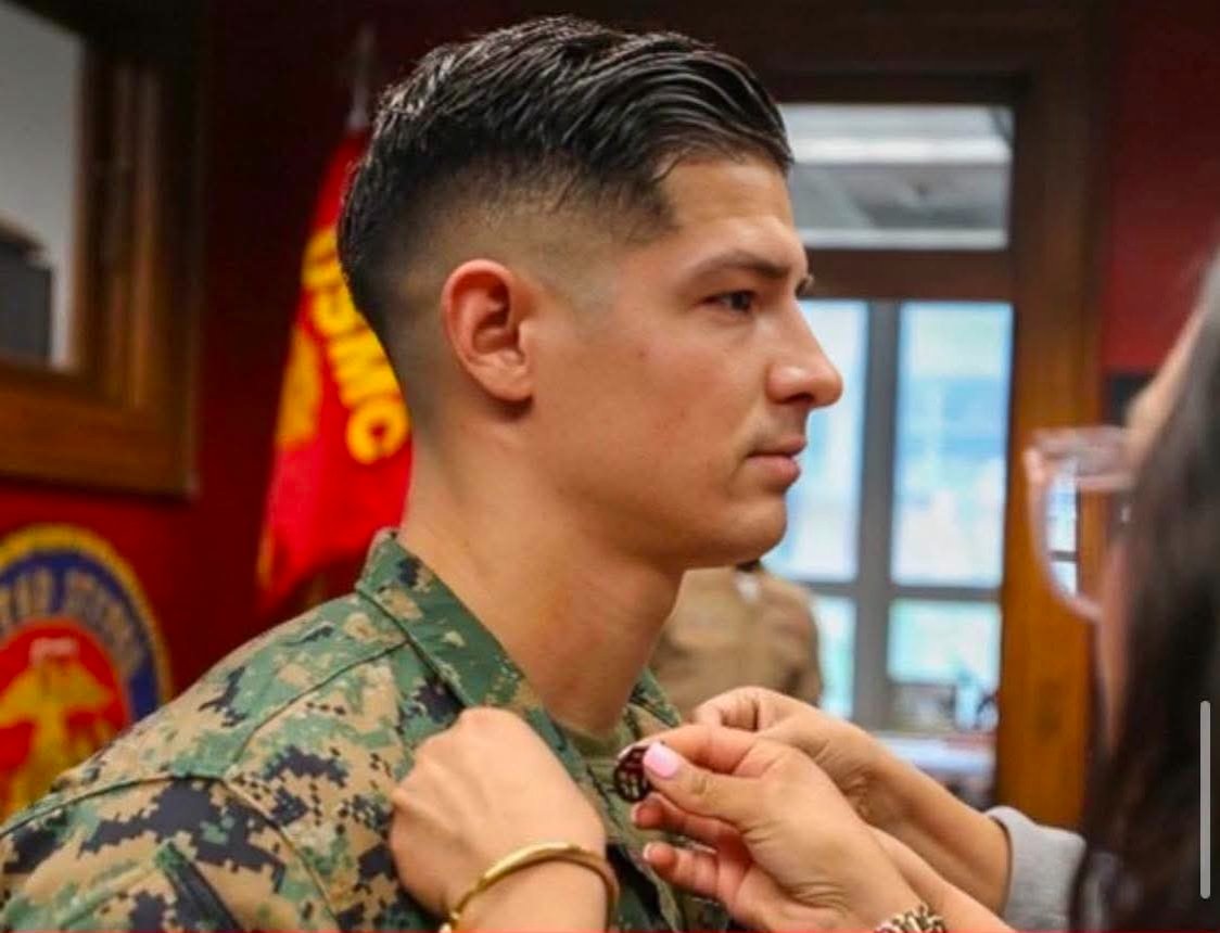 PatriotEmma47's tweet photo. Staff Sergeant Forced Out for Refusing COVID Vaccine Reinstated With Full Back Pay and Promotion https://t.co/pEfrlbsrts