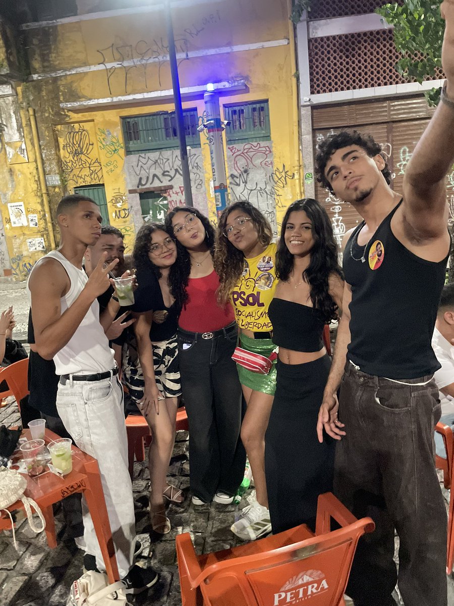 yasmimalvespe's tweet photo. Nas ruas e nas redes a cada dia que passa, me deparo cada vez mais com muitas pessoas querendo um mandato combativo na Alepe. Hoje foi lindo a recepção em Olinda e no Recife!✊🏽

Falta pouco para fazermos história, vamos somando votos com amigos, familiares e a vizinhança! Compartilhe nosso material, indique o acesso ao nosso site com nosso programa de propostas feito coletivamente https://t.co/kiT7b24iaZ e colabore com a nossa vaquinha. Vamos juntos!

#Yasmim50999