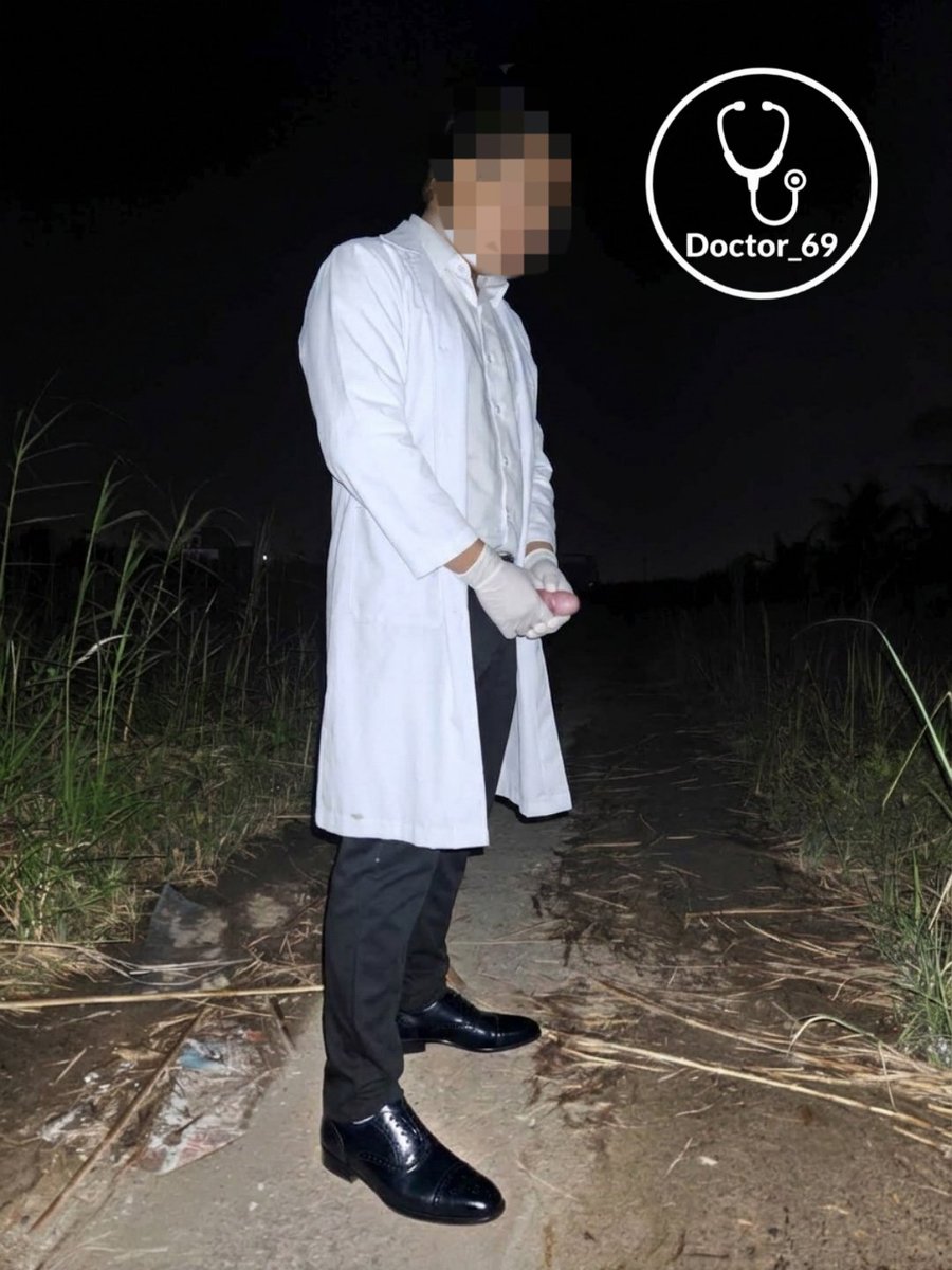 Doctorout699's tweet photo. Tối đăng ít tt quá , đăng lại
Sáng là 1 bác sĩ nghiêm túc 
Tối là 1 Doctor damdan

Đăng lại giúp mình có tí động lực ra hình clip đều đều cho mn xem đi
#doctor #outdoor #gay #bacsi https://t.co/ew9h9GYwQo