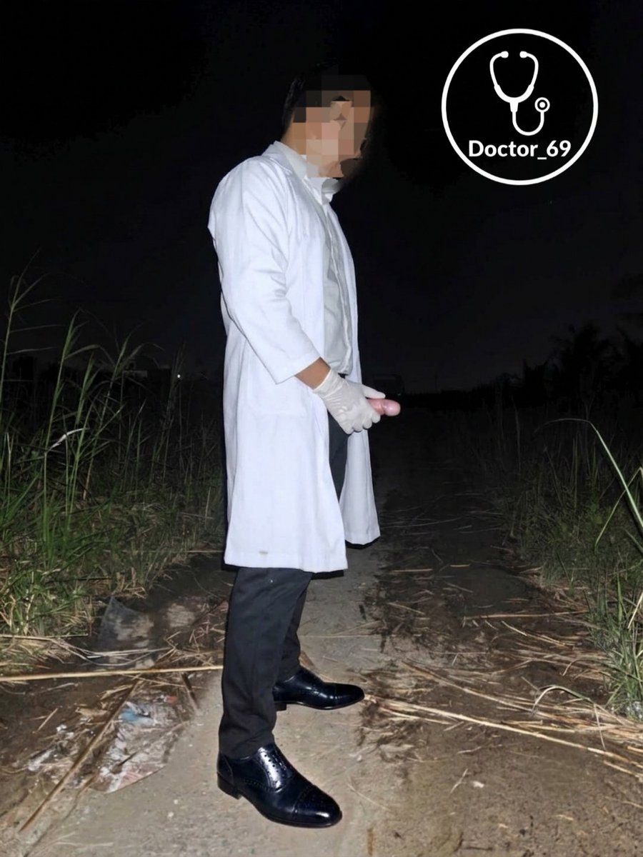 Doctorout699's tweet photo. Tối đăng ít tt quá , đăng lại
Sáng là 1 bác sĩ nghiêm túc 
Tối là 1 Doctor damdan

Đăng lại giúp mình có tí động lực ra hình clip đều đều cho mn xem đi
#doctor #outdoor #gay #bacsi https://t.co/ew9h9GYwQo