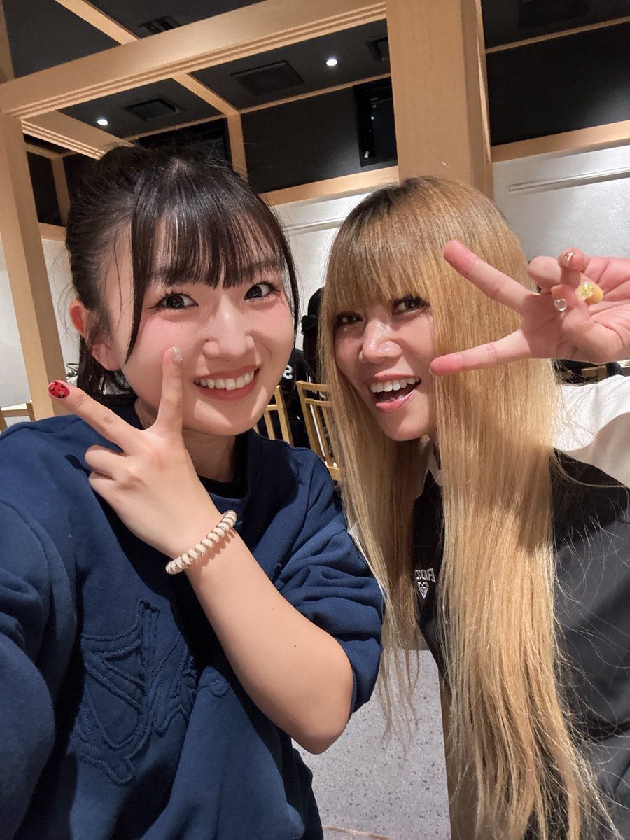 junkosunset's tweet photo. りんごミュージックフェスどうもありがとう😍💗💕
女子トークでとっても仲よくなったライスボールのひかりちゃんと60年前お家があった三沢のことや弘前や十和田や雲谷スキー場のお話ししてエモかったよ😭✨✨

#りんごミュージックフェス
#また呼んで https://t.co/5GRZHDVYhT