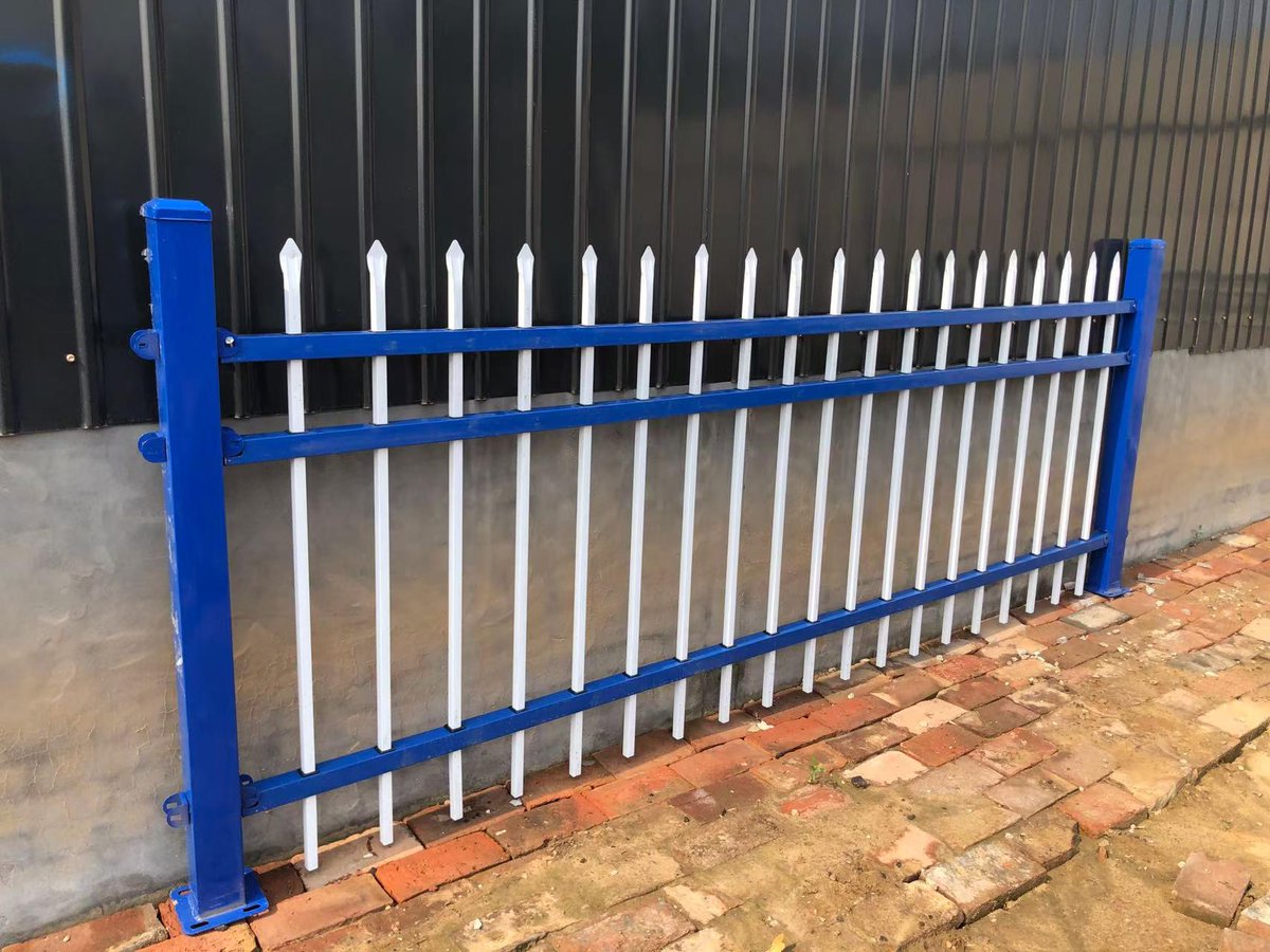 wiremeshshop's tweet photo. Clean lines. Solid structure. Modern fencing.
Our steel fence panels are designed for residential, commercial, and public-space applications.
A practical way to define and protect a property perimeter.
#SteelFence #MetalFence #FencingSolutions #PerimeterFence https://t.co/GuEzUUTlcI