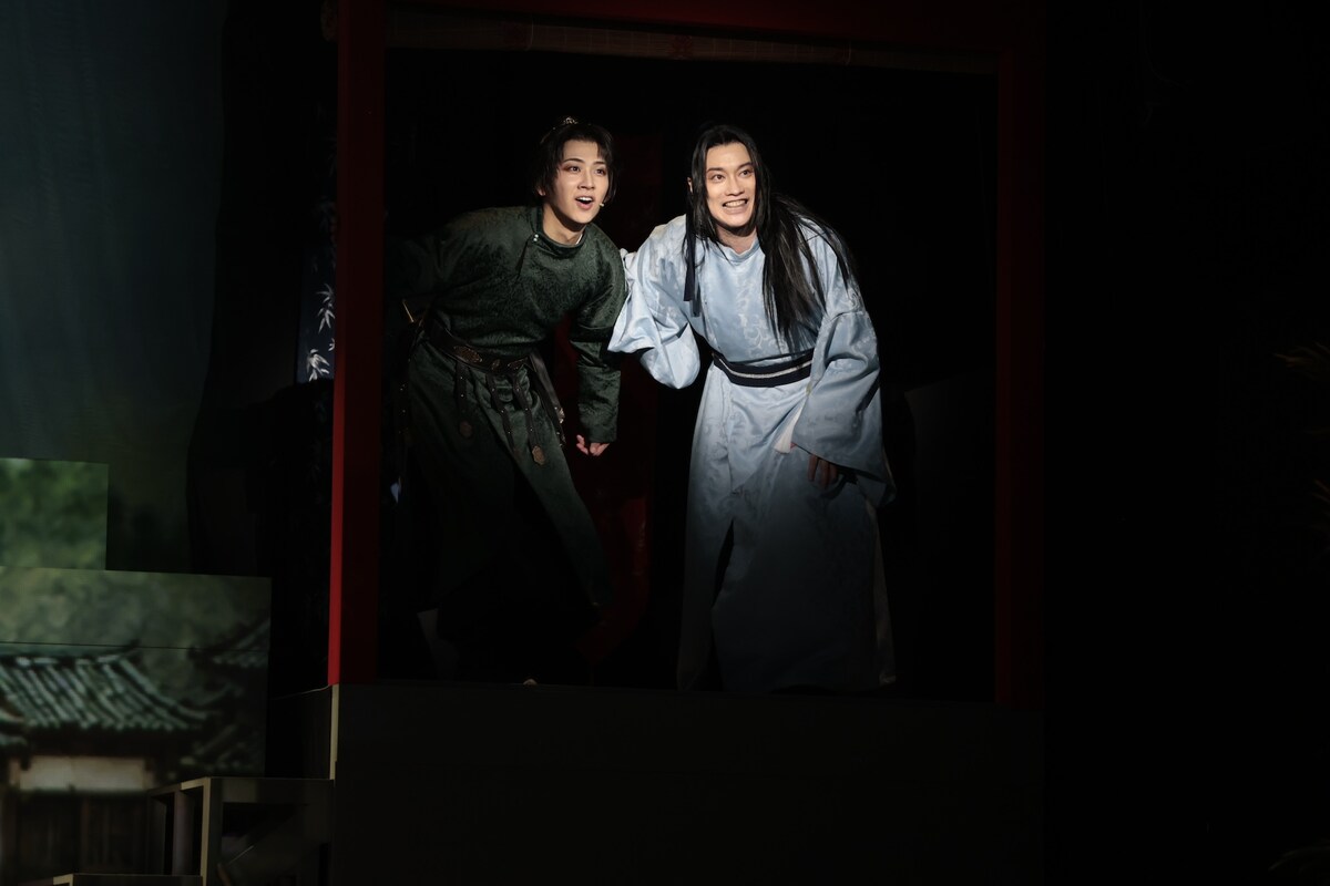 stage_natalie's tweet photo. 良知真次ら出演、白居易と元稹の生涯を描く中国発ミュージカル「夢微之」日本公演開幕（舞台写真あり）
https://t.co/isIO16vv3U https://t.co/VAkosuJcdv