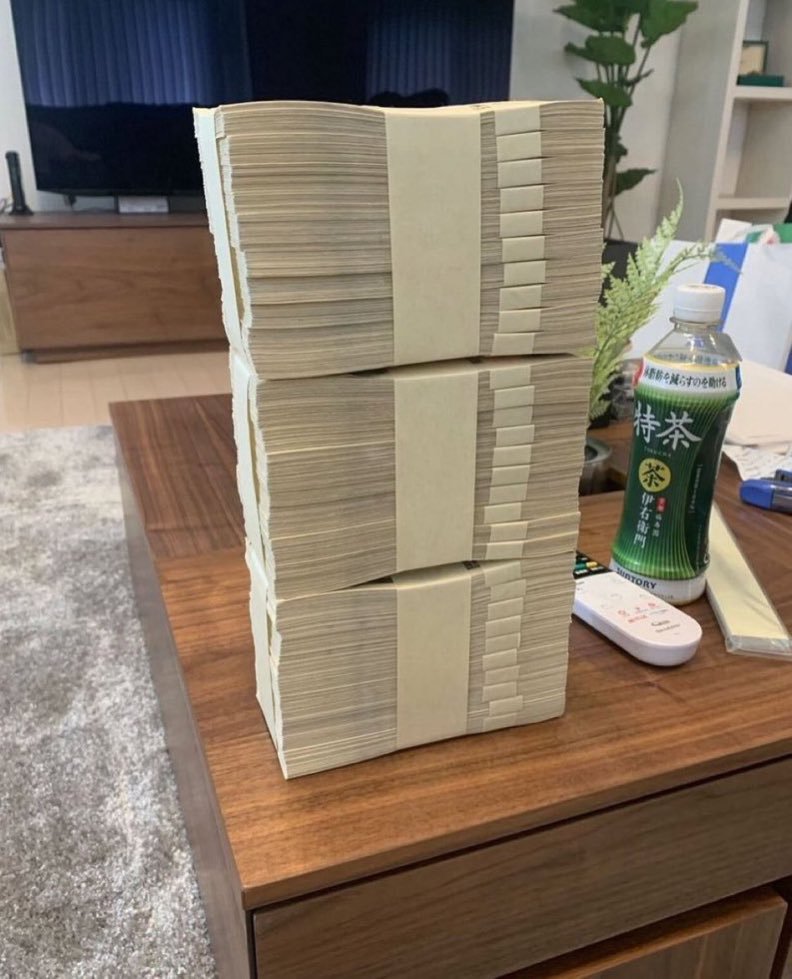 1z972's tweet photo. もし今日、500万円もらえたら何に使う？🤔💴

① 借金を返す
② 投資する
③ 人生をもっと良くするために使う。。 https://t.co/BaMIq3aBpY