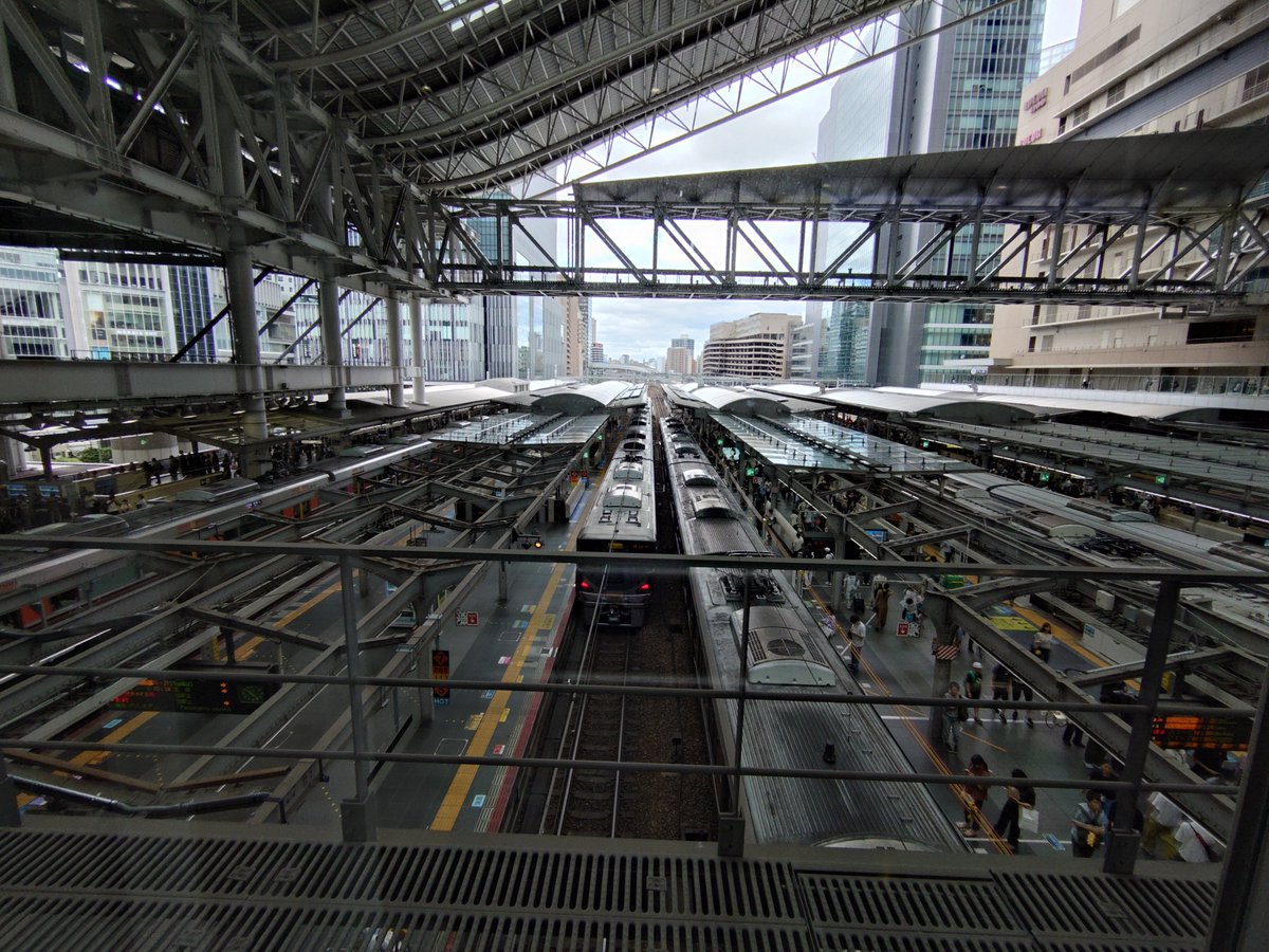 MossanA31's tweet photo. 大阪駅��着いた👍 https://t.co/wuOVdoTKMn