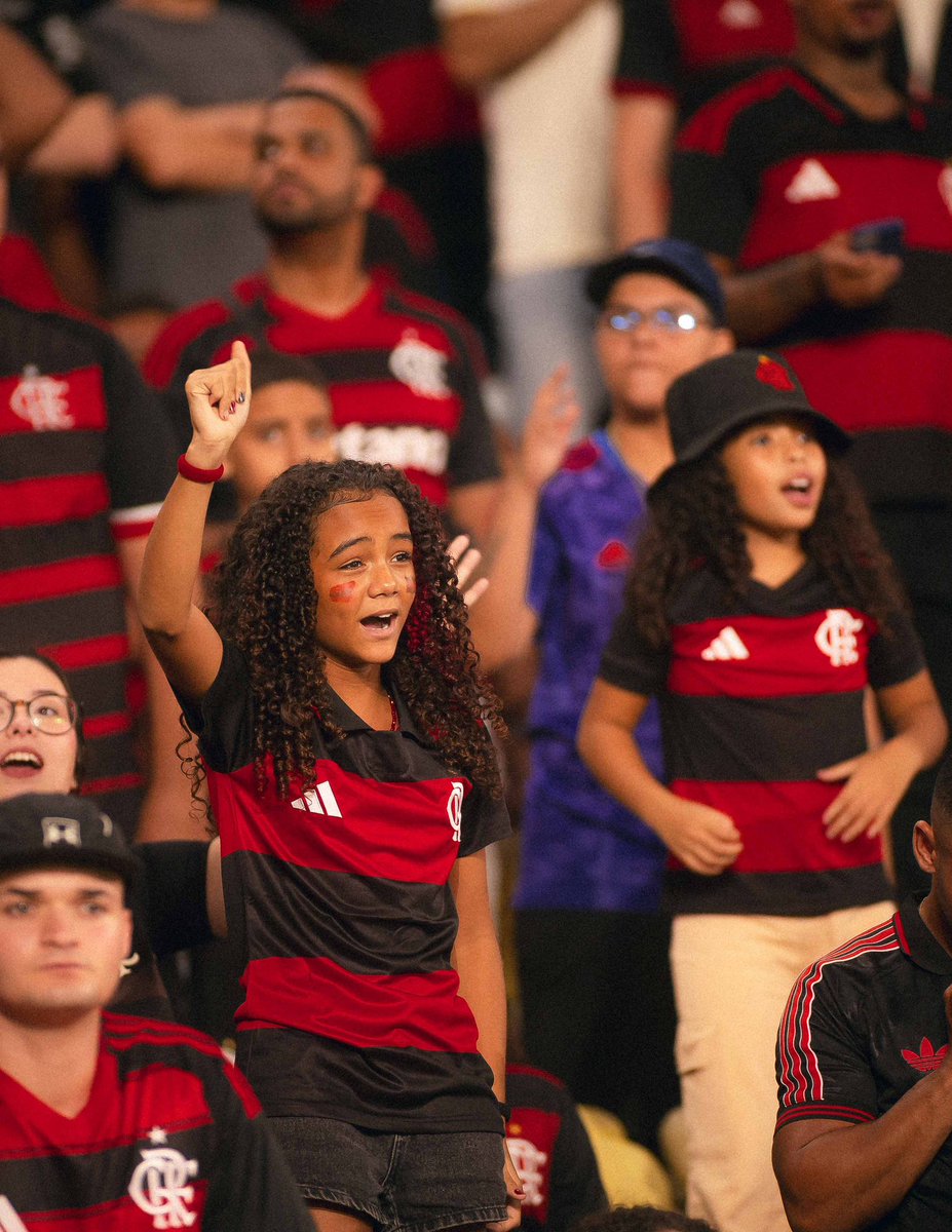Flamengo's tweet photo. 66.053 presentes em mais uma noite na nossa casa! É aquilo: A GENTE JOGA JUNTO, VAMOS MEU MENGO! 🔴⚫️

#QueTorcidaÉEssa @NacaoCRF https://t.co/3cWAc9XJ7h