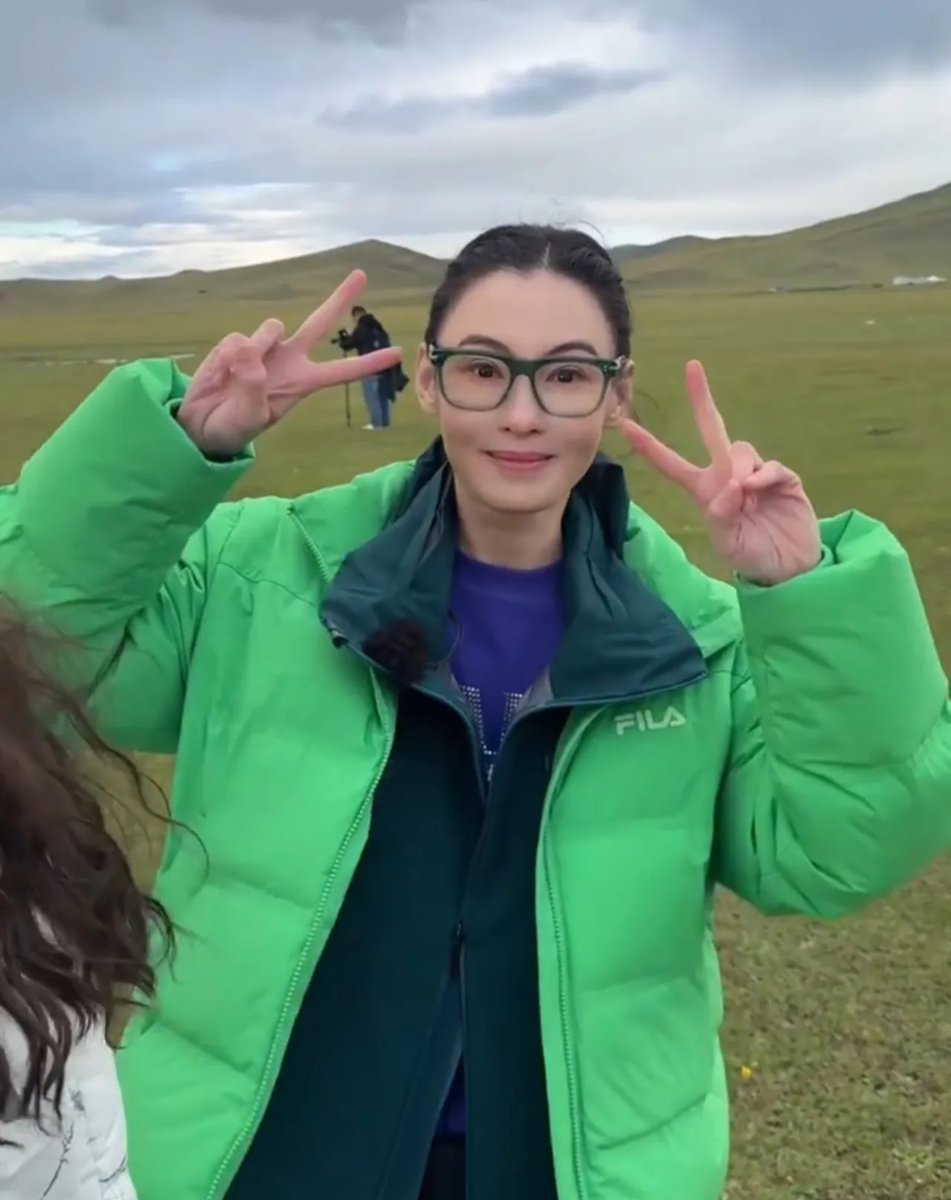 bjoern0815500's tweet photo. Just finished the hottest variety show "Summer Adventure Diary"! The laughter, the wild adventures and the warm moments are all worth remembering! Who else is obsessed with it  #VarietyShowCheckIn https://t.co/E1vLqBSeVA
