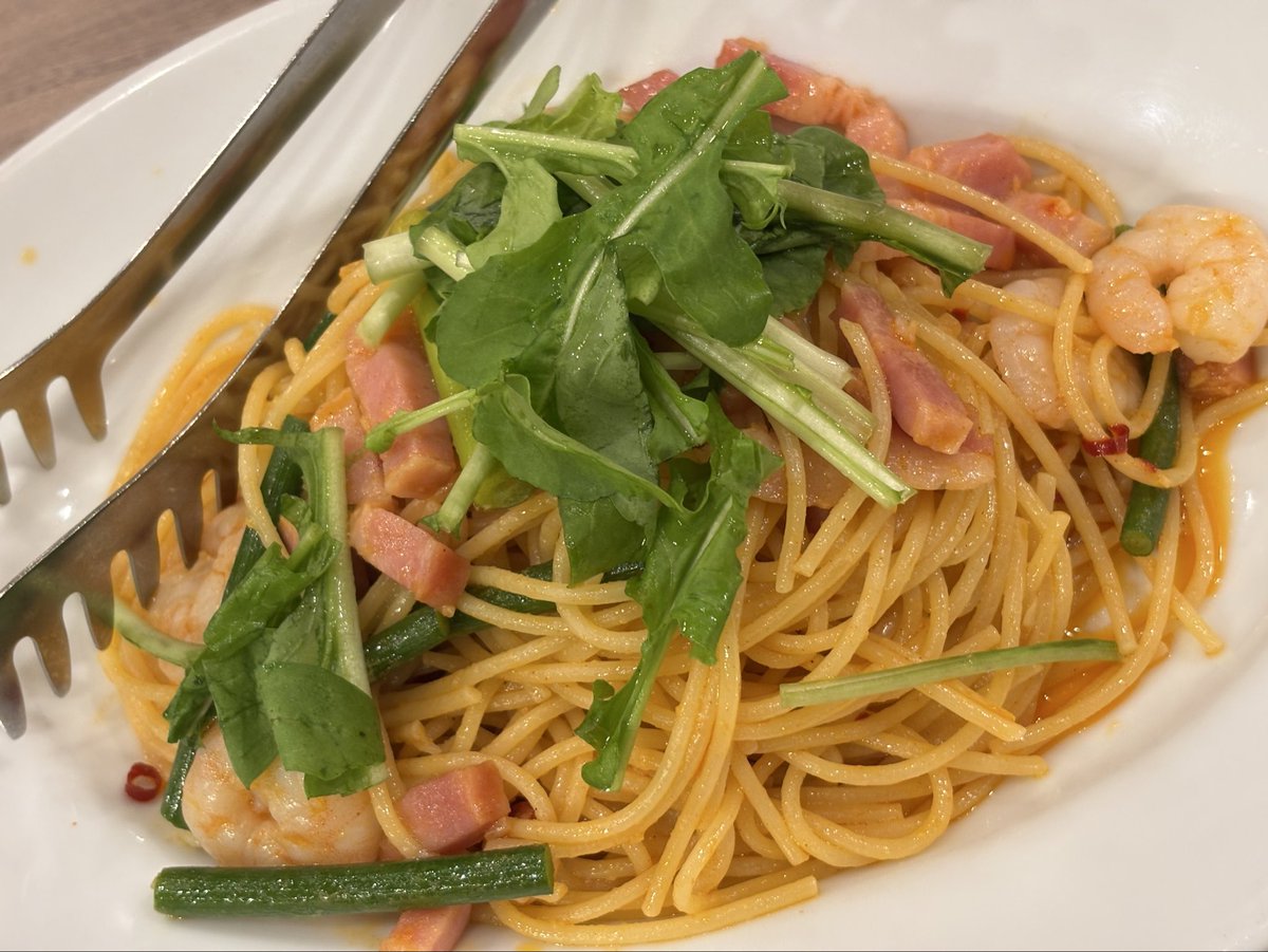 zhimonnu_kotori's tweet photo. イタリアンが好きすぎる🇮🇹
気が付けば通っているお店ですが、味も良くてスタッフさんも丁寧で内装も雰囲気も素敵なので好きにならない訳がない✨️😭✨️

トマト、チーズ、大蒜、ベーコン…
ミネストローネスープが絶品なの💕 https://t.co/YiGxFEwwPW