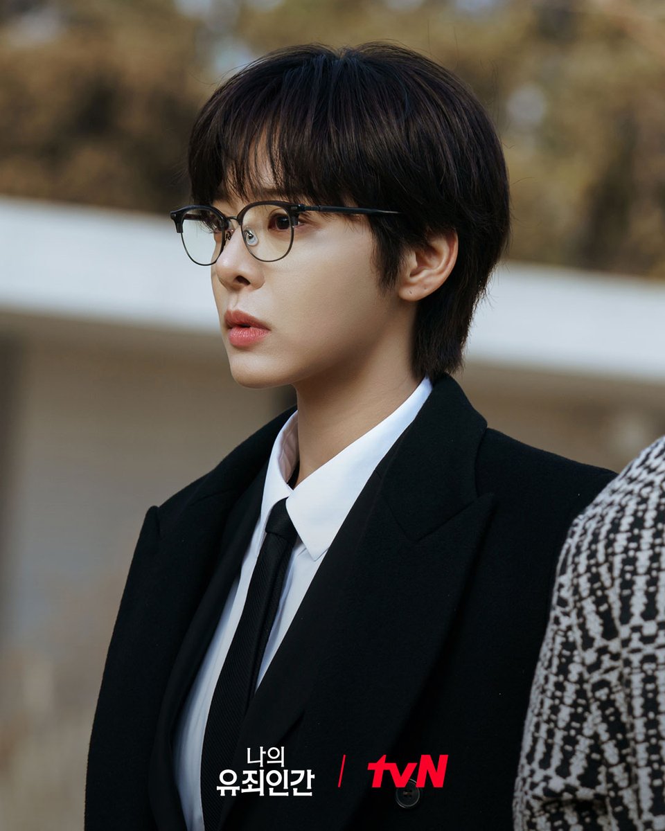 CJnDrama's tweet photo. 살인 용의자와 형사였던 두 사람이
상무와 수행비서로 초고속 변화!? (⊙_⊙)
비밀을 품은 윤이준 X 강재희의 예측불허 만남🤫

밀착 스릴 로맨스 <나의 유죄인간>
10/19 [월] 저녁 8:50 첫 방송 | tvN

#tvN #나의유죄인간 #LOVEINDISGUISE
#임시완 #설인아 #김정현 #연우
#즐거움엔20tvN #스트리밍은TVING