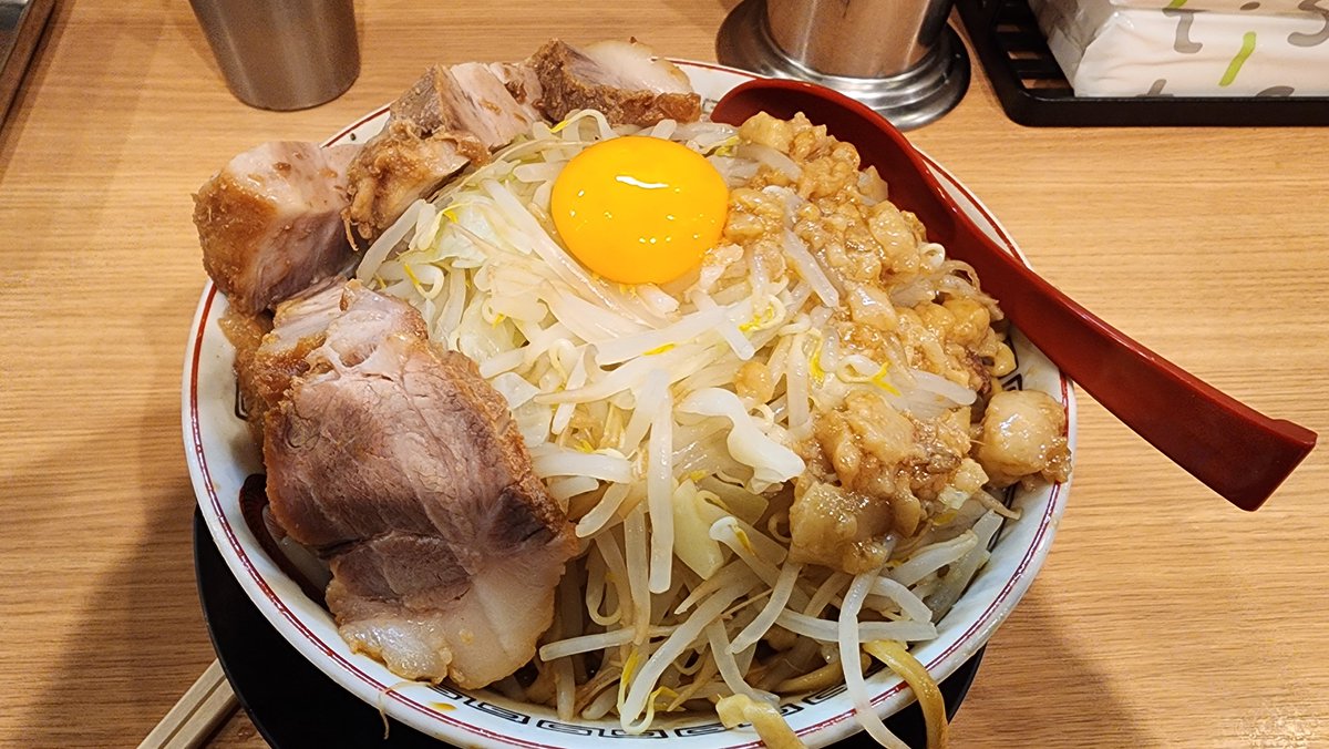 kakurega2021's tweet photo. 名古屋、ぽっちゃり大感謝祭にお越しくださった皆様ありがとうございました！！

大阪から応援に駆けつけてくれた仲間達ほんまにありがとうやで…！

名古屋の皆さんも盛り上げてくださり本当にありがとうございましたー！

画像は豚山のラーメン
相方達はギブアップしてました( ˇωˇ )

#大感謝祭 https://t.co/7tNMj0CbXl