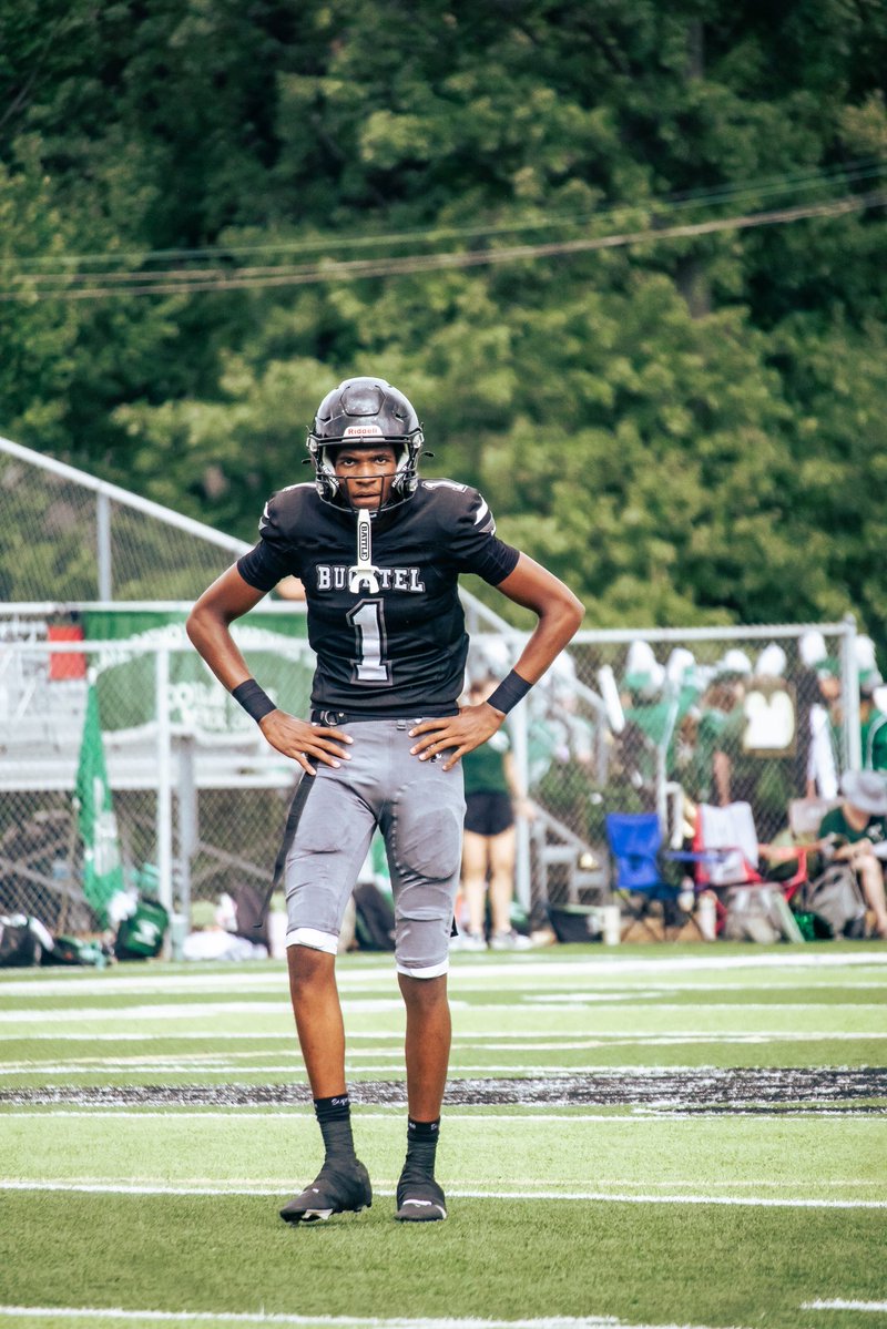 theyknowart's tweet photo. Junior Year Mid Season Tape
734 Yards
4 Touchdowns
https://t.co/2e671WbP3Y https://t.co/HYWH86ca4x