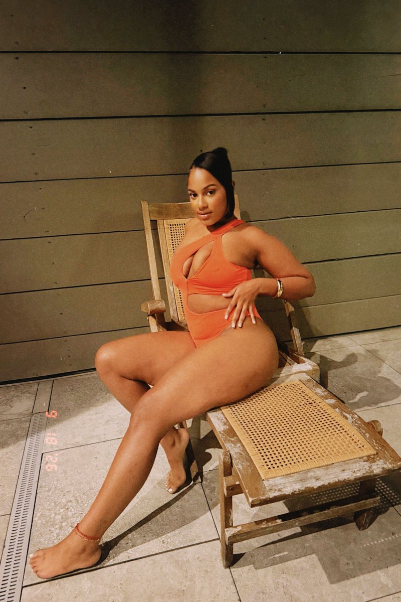 etionne's tweet photo. orange you glad you seen these?🍊💦 https://t.co/WcRiWSOPfz