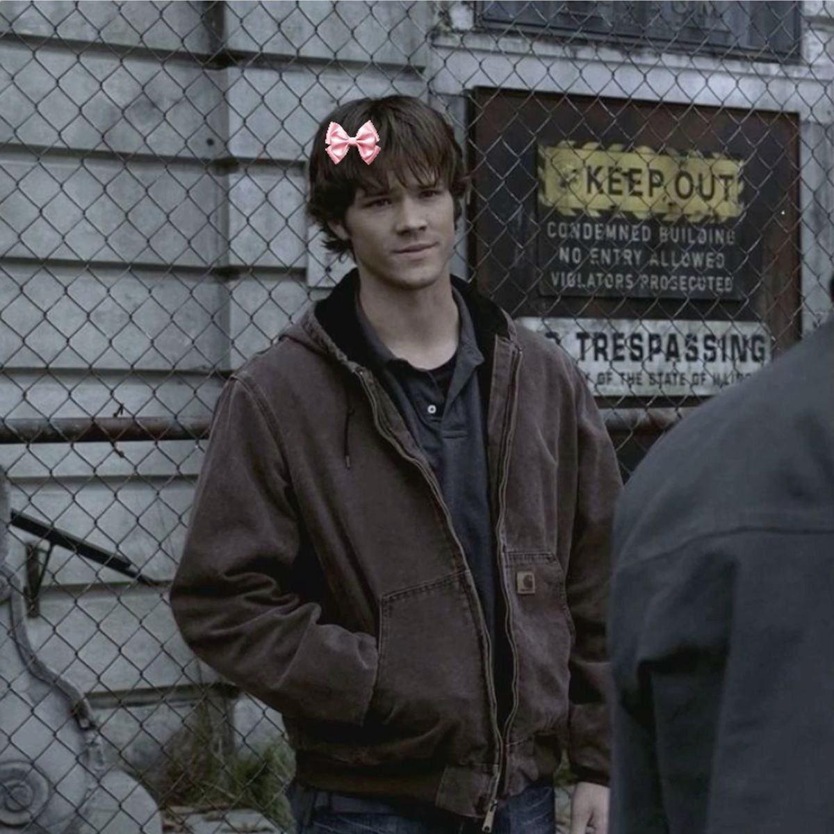 chaobellos's tweet photo. it’s been a hard move in weekend but i will persevere by imagining my big strong sam winchester helping me carry things #coping https://t.co/yVEtCt1dwE