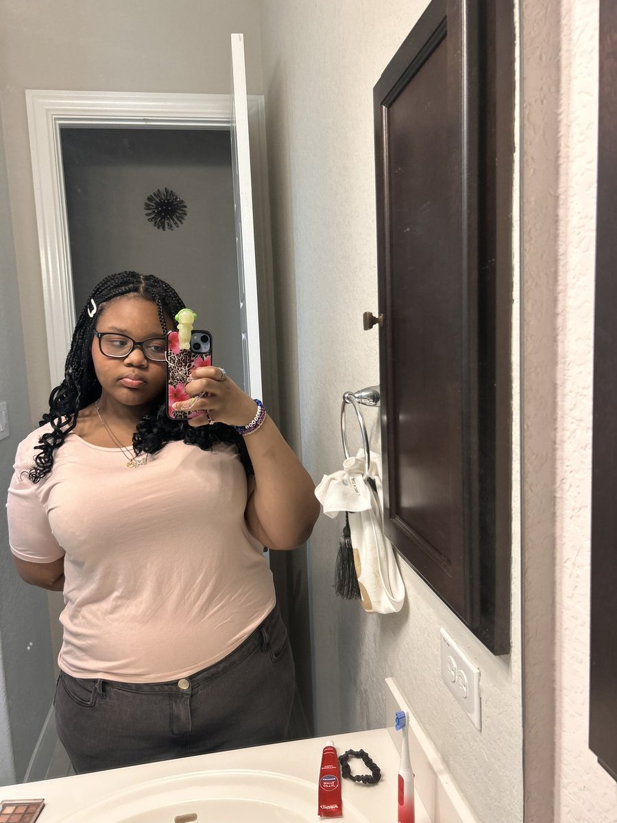 4atdolly's tweet photo. I realize no has really seen me in a while sooo this is me guys I know I’m a pig..#edtwt #shedtwt https://t.co/Jz8ZuBSI9g