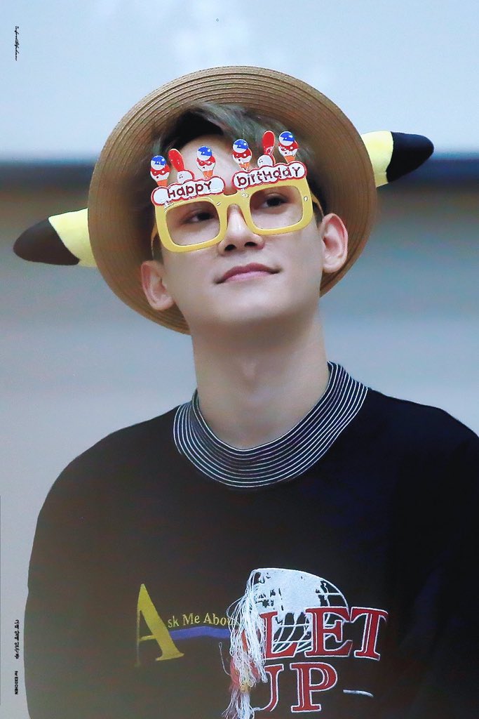 ec1248921's tweet photo. HAPPY BIRTHDAY CHEN!!🎂

#CaptainCHENDay  
#HappyChenDay  
#첸 #CHEN https://t.co/K5Ygxawhas
