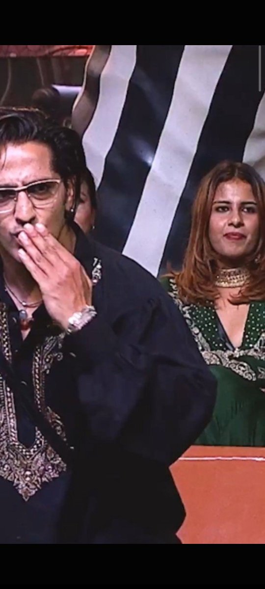 OLIN990's tweet photo. When you finally make some progress, neighbour wali aunty be like…... 🤡

#qazitouqeer #qazi #bb20 https://t.co/rsARl7wp12
