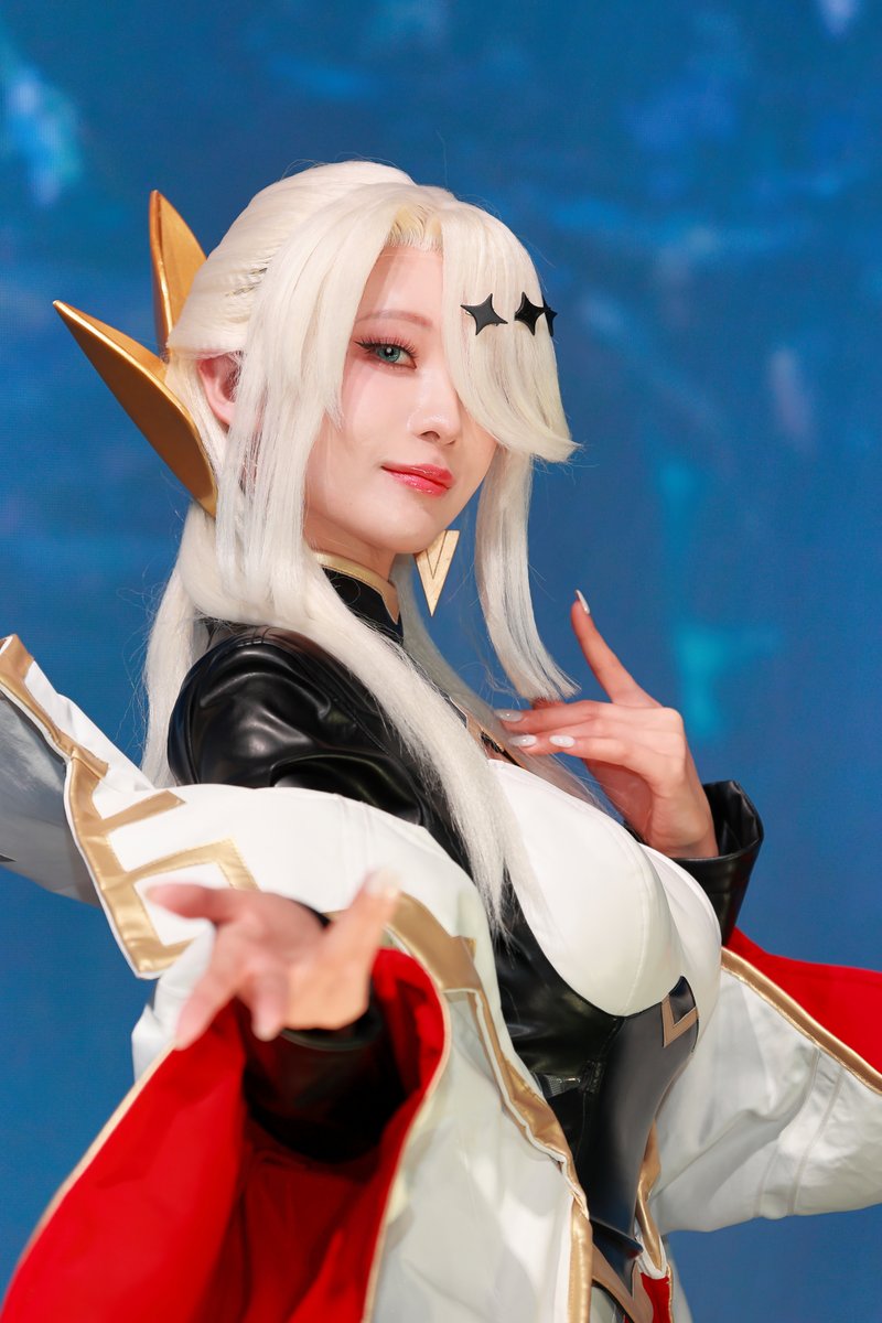 f_mania1999's tweet photo. TGS2026
ポケットペアブース
『Palworld / パルワールド』ゼナーラ役
#早瀬あや さん✨( @hayase_aya )

ゼナーラ姿、めちゃくちゃカッコよかったです。
衣装も表情も本当に素敵でした！

#TGS2026 
#パルワ��ルド
#Palworld https://t.co/rMYTUuguNx