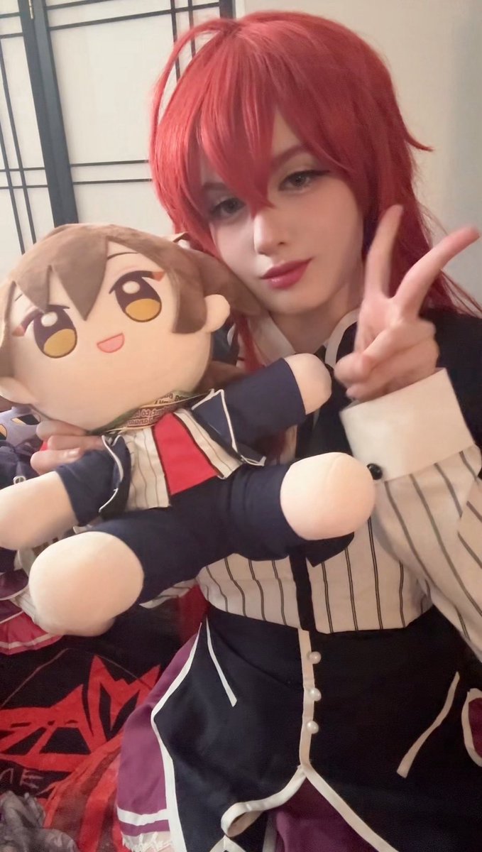 reyalgremory's tweet photo. Lit redoing my rias wig rn 
.
.
.
#anime #cosplay #riasgremory #highschooldxd #riasgremorycosplay #highschooldxdcosplay https://t.co/XgiNj6sW9j