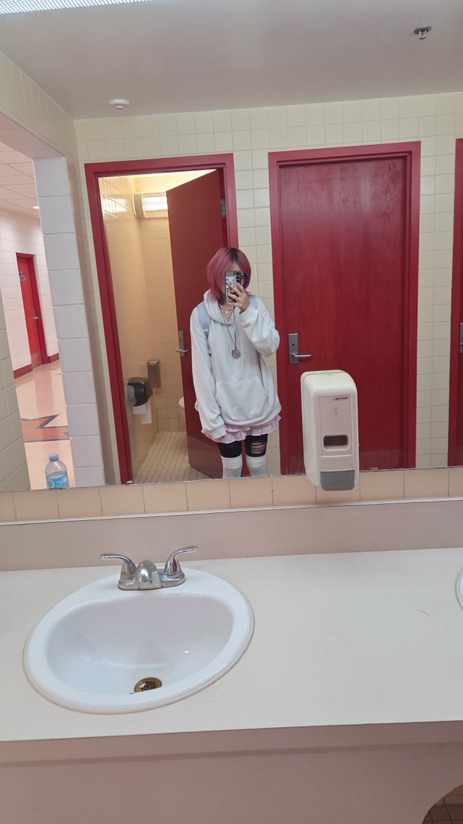 the_real_Am0's tweet photo. ummm bored and flopping so heres recent fitchecks and i need more moots👀👀

#edrtwt #ricecaketwt #shtwt #shedtwt #scartwt https://t.co/PPTke99mhQ