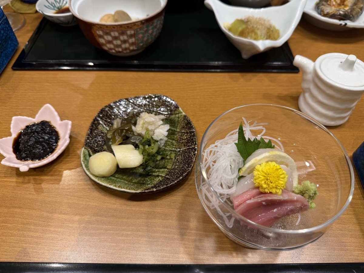 Alohappee's tweet photo. おはよーございます
今朝の朝食も豪華でした✨
だがしかし。
この雨の中を運転して帰らねばならぬ。
来る時は5時間半かかったけど、とうなることやら。
ほんとは道の駅とか寄りたいけど、もういいかなって感じ😭 https://t.co/upRxP8G7J9