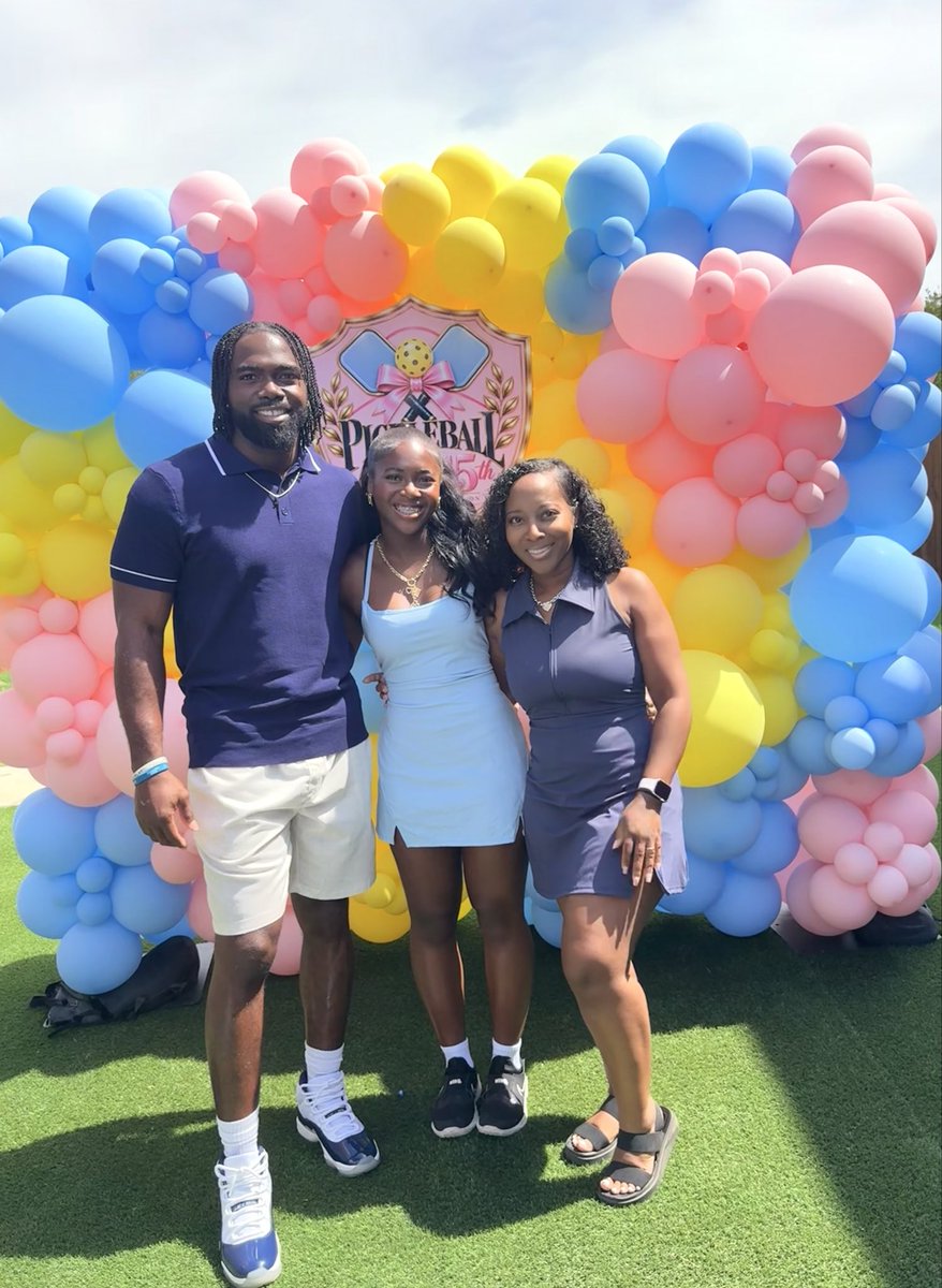 CoachJTII's tweet photo. Wishing a very Happy 15th birthday to my twin, my synonym (as she likes to say), and my princess! Every time I wonder if you’ve gotten too old to be a daddy’s girl…you remind me your love and that notion will never change! I love my princess!

#TeamThomas #DaddysGirl https://t.co/vA907dfn8h