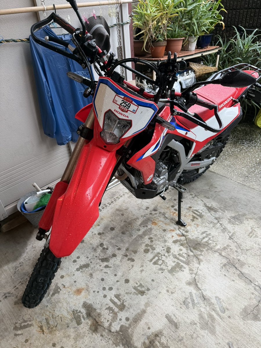 cruiser_taka's tweet photo. タイヤ交換&amp;オイル交換完了！
雨の中受け取ってきた https://t.co/SqycFufCyx