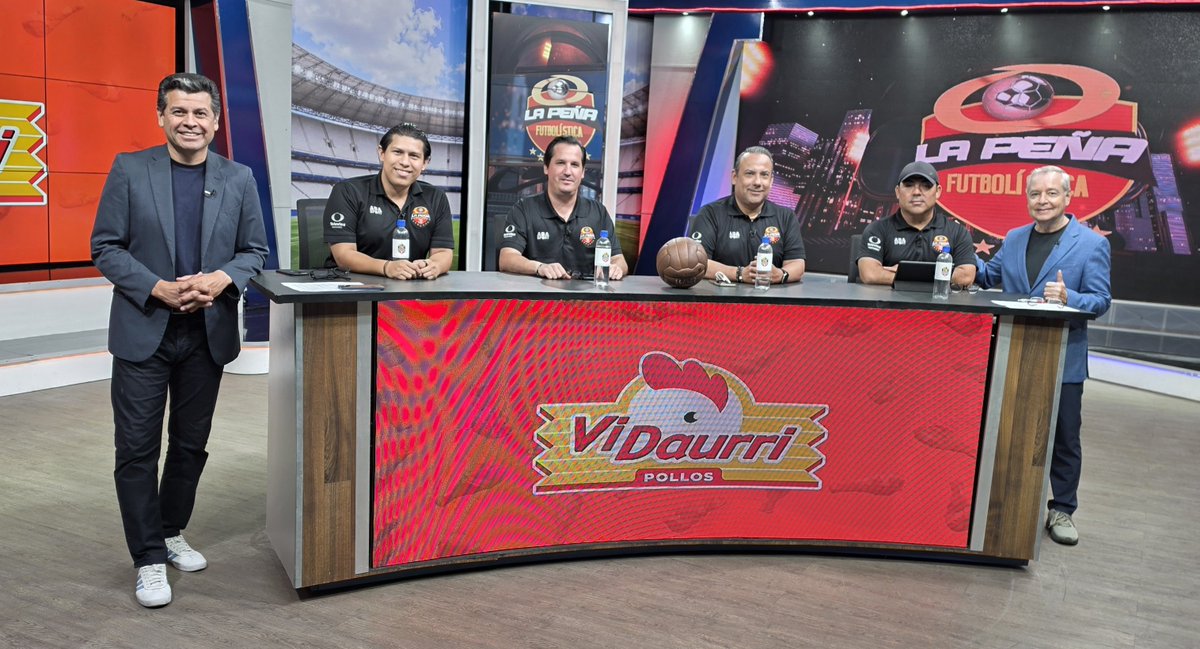 lapfutbolistica's tweet photo. Ya llegaron los peñistas al estudio de @lapfutbolistica de @TelevisaMty.  Gracias a @venturandres10, @erickguillen79, @fvanegas16 y Alfredo González. Iniciamos a las 8 pm https://t.co/abjcJEkMCB