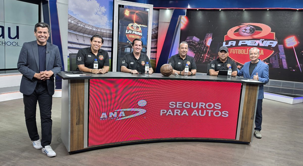 lapfutbolistica's tweet photo. Ya llegaron los peñistas al estudio de @lapfutbolistica de @TelevisaMty.  Gracias a @venturandres10, @erickguillen79, @fvanegas16 y Alfredo González. Iniciamos a las 8 pm https://t.co/abjcJEkMCB