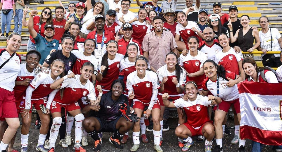 DazaOmega's tweet photo. Independiente Santa Fe, en todas sus ramas, ha jugado 11 finales en 6 años.

2020: Femenino y Masculino
2021: Femenino y Copa Libertadores Femenina
2023: Femenino
2024: Femenino y Masculino y Copa Libertadores Femenina
2025: Femenino y Masculino
2026: Femenino https://t.co/2YzrtPhhcI