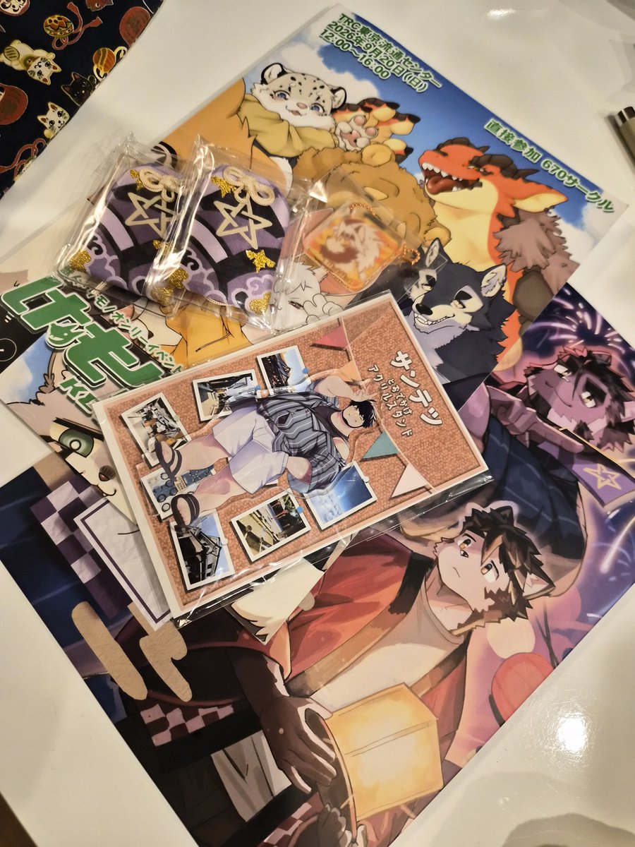 onion_holic's tweet photo. first kemoket! It was quite fun, i got to meet several overseas artist i followed and handed some handmade gift! https://t.co/b2IAeqxuVR