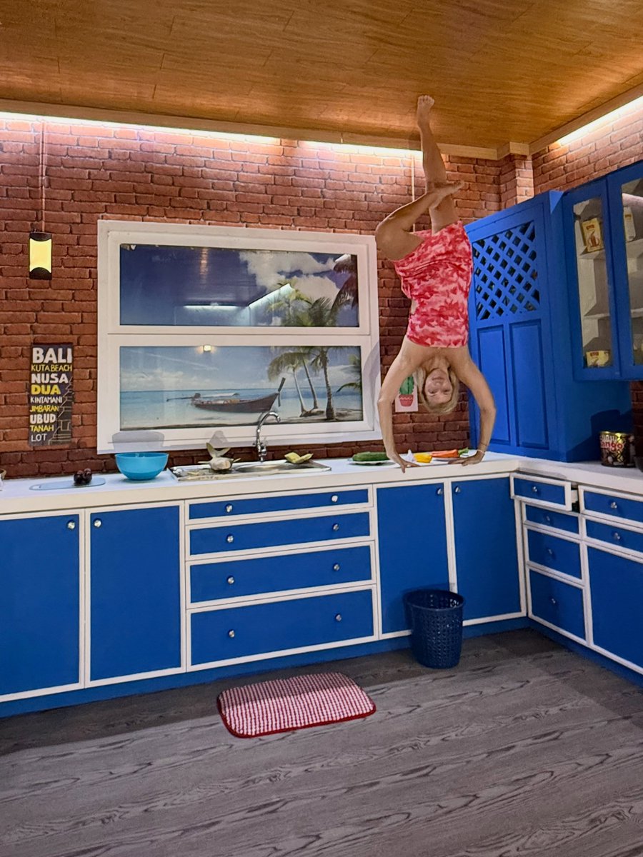 AnibalBendchwt's tweet photo. Photo by ТРЕВЕЛ ТРЕНЕР Наталья Фролова on July 17, 2026. May be an image of cabinet, indoors, kitchen and text. https://t.co/gu7MABNbw2