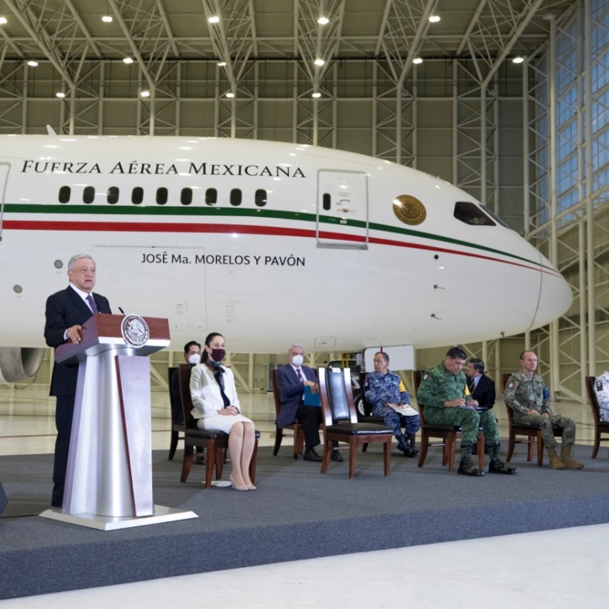NailaCash's tweet photo. @Jackie2theworld Si te sientes pendeja recuerda que el PRIAN compró un avión de lujo que ni Obama tenía, endeudando al país por décadas. El sorteo SÍ entregó premios de 20 millones a escuelas rurales y la venta pagó hospitales. Les arde que el dinero se use en el pueblo y no en sus lujos. https://t.co/nG6EVx2dg7