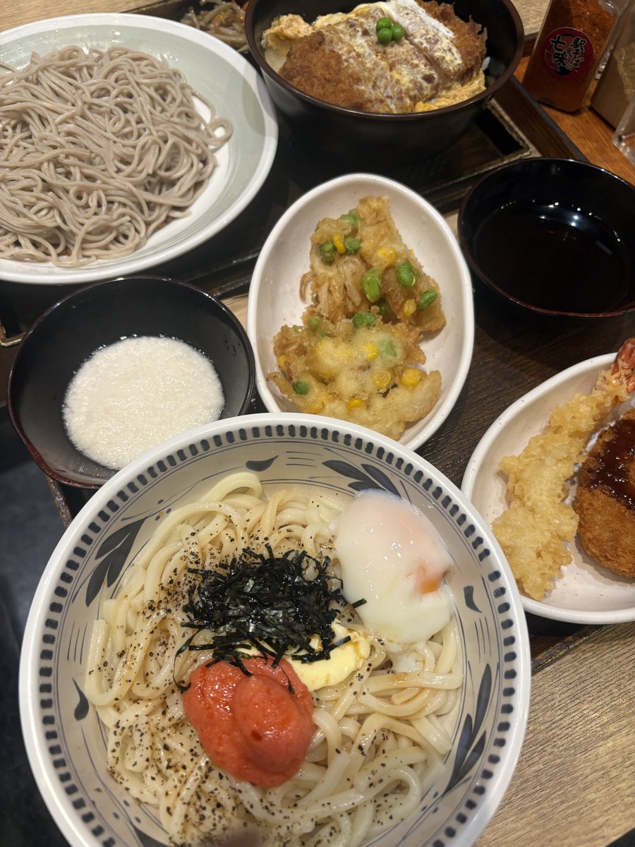 DtMlekz's tweet photo. だんらんしませんひとりでたべます🐙 https://t.co/6eoh9G3dRc