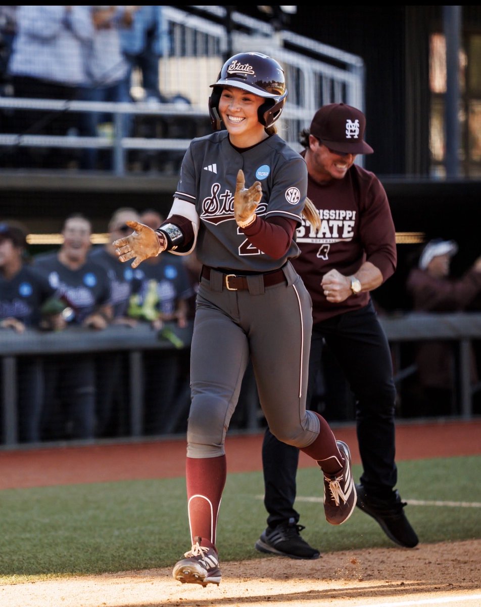 MrCoachTbratt's tweet photo. Boom!!! Anotha one!! 😎👀

#hailstate https://t.co/Qe0pbesSzU