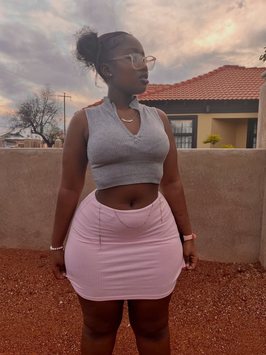 everythingsonia's tweet photo. A$$😝💗 https://t.co/mhPimtvBuW