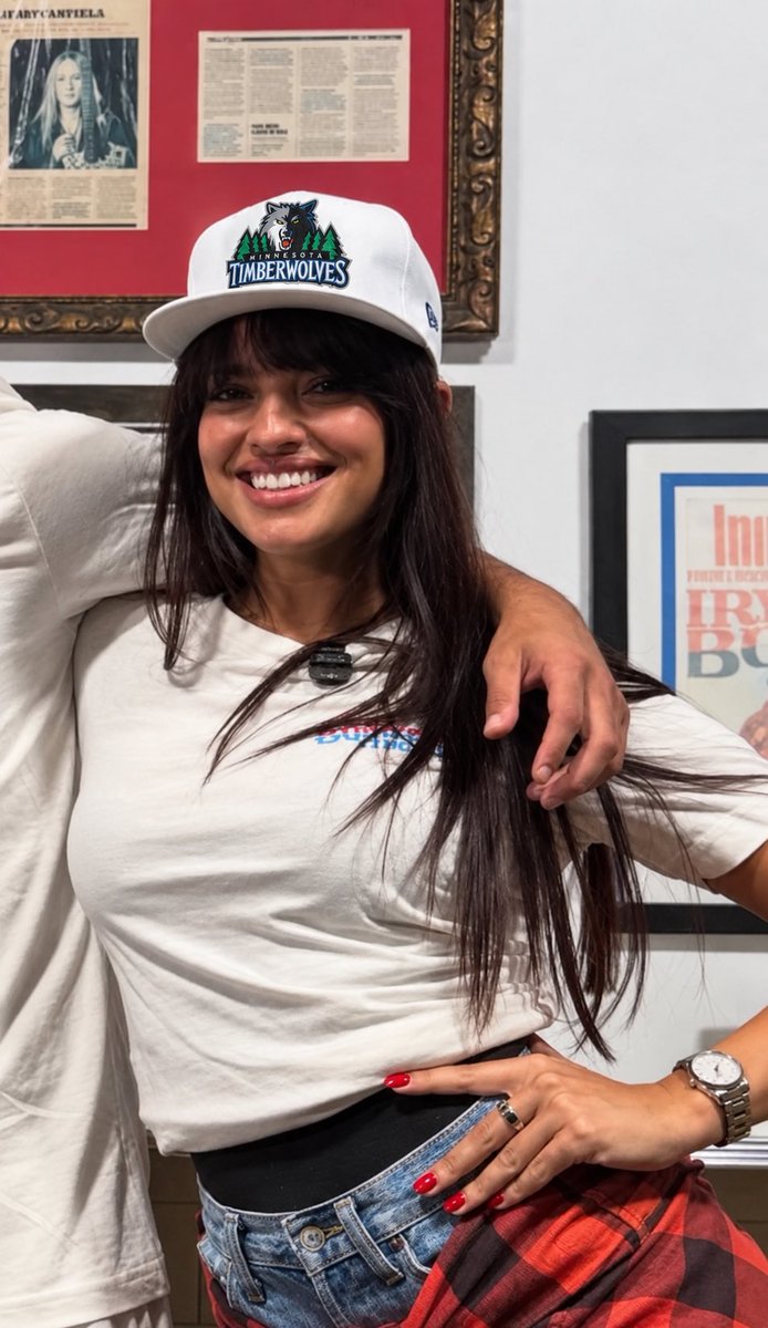 Devin_Banks_69's tweet photo. @Ninadrama She has the best job ever tbh! https://t.co/Ym6BNpSpDs
