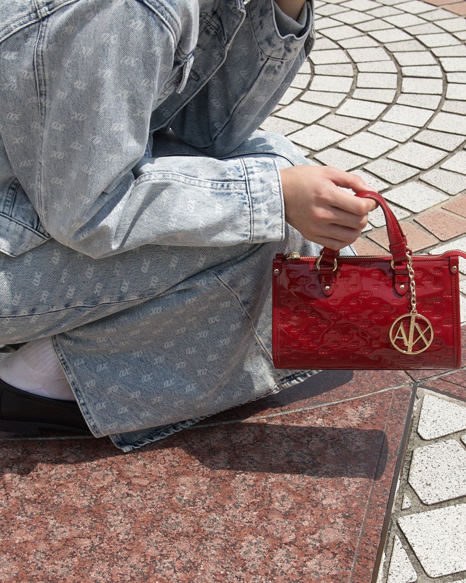 ARMANI_JAPAN's tweet photo. #ArmaniExchange
個性を映す、A|Xのデニムスタイル。
──自由な感性が、都会の躍動と響き合います。
https://t.co/oK6RPCvVcw
#AXfw26 #Denim #HonokaIkeda #HarukaKoyama https://t.co/8COlKd7oao