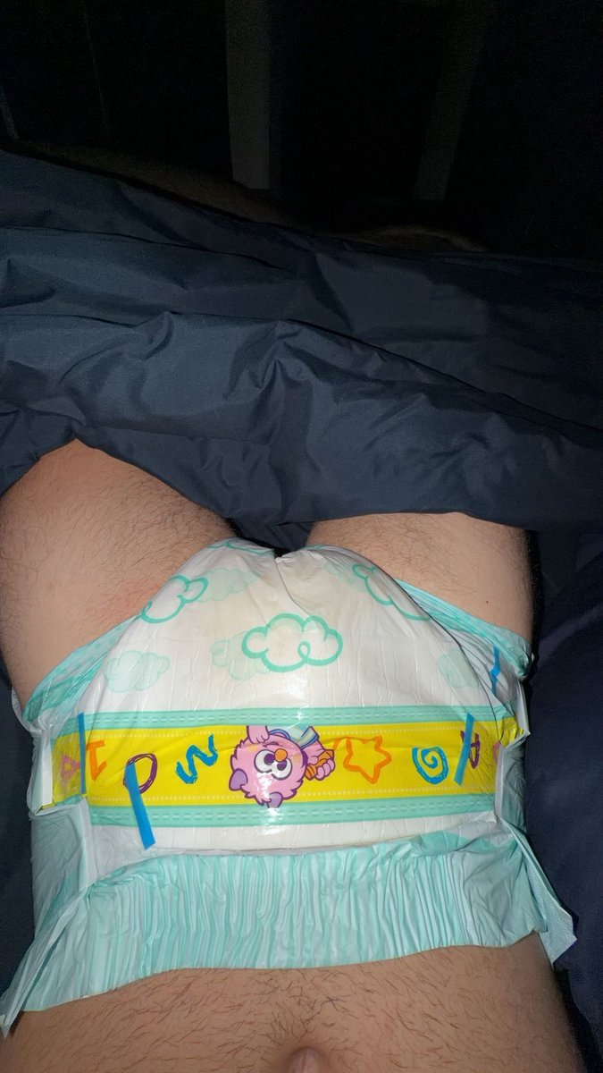 DiaperBoyMickey's tweet photo. Fresh diaper for bed😊

Yall think I stay dry when I wake up and show everyone that I’m a big boy? https://t.co/noOHH3fHHZ