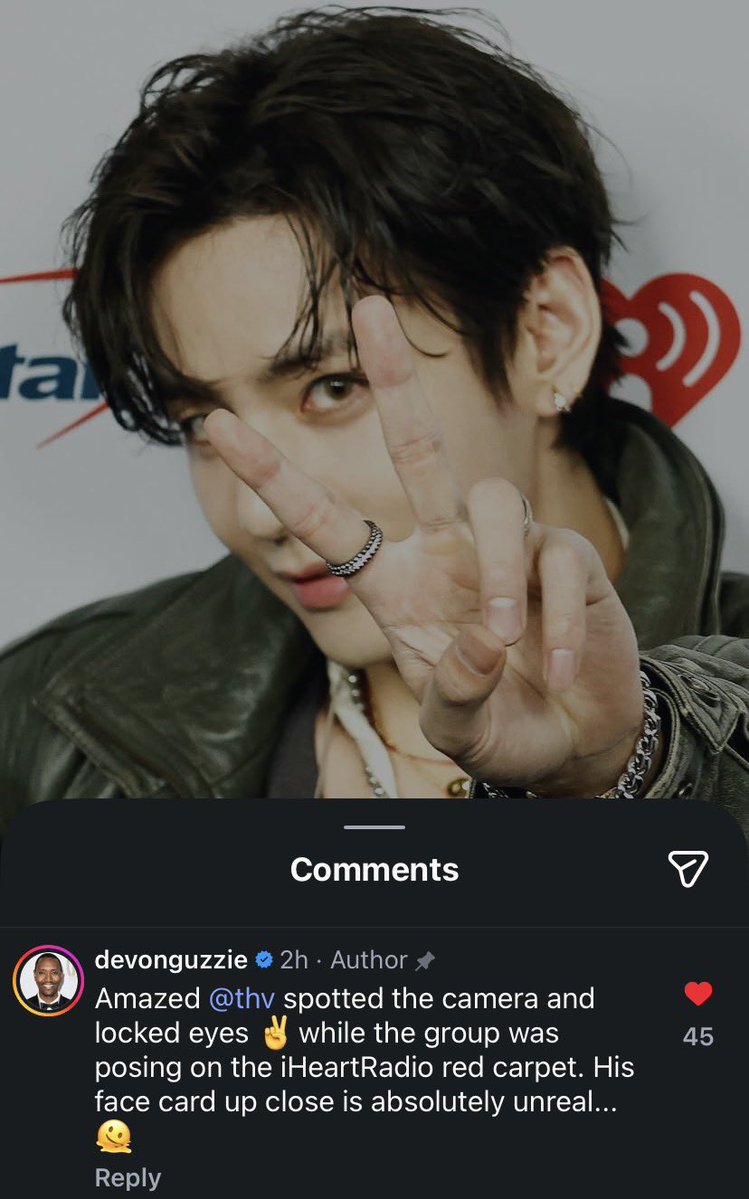 VonTidal's tweet photo. “Amazed @‘thv spotted the camera and locked eyes ✌🏻while the group was posing on the HeartRadio red carpet. His face card up close is absolutely unreal... 🫠” https://t.co/IvcKkjin18