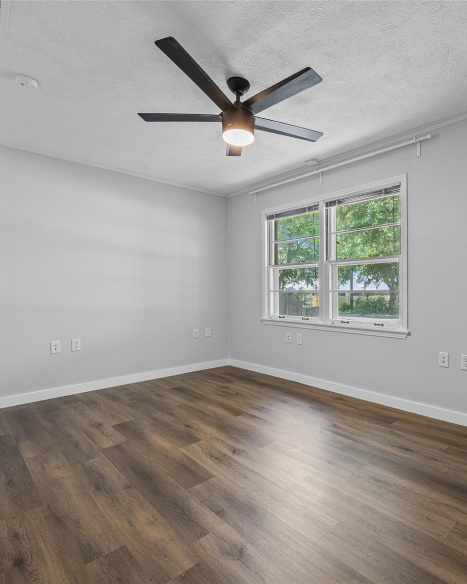 DaphineBalhs's tweet photo. Just 0. 3 miles from Texas State's Bobcat Stadium, this move-in-ready San Marcos home features recent updates to the roof, HVAC, foundation, and cosmetics, making it a standout for homeowners, Texas State students, or savvy investors. Enjoy mature https://t.co/ELWkcxa32p