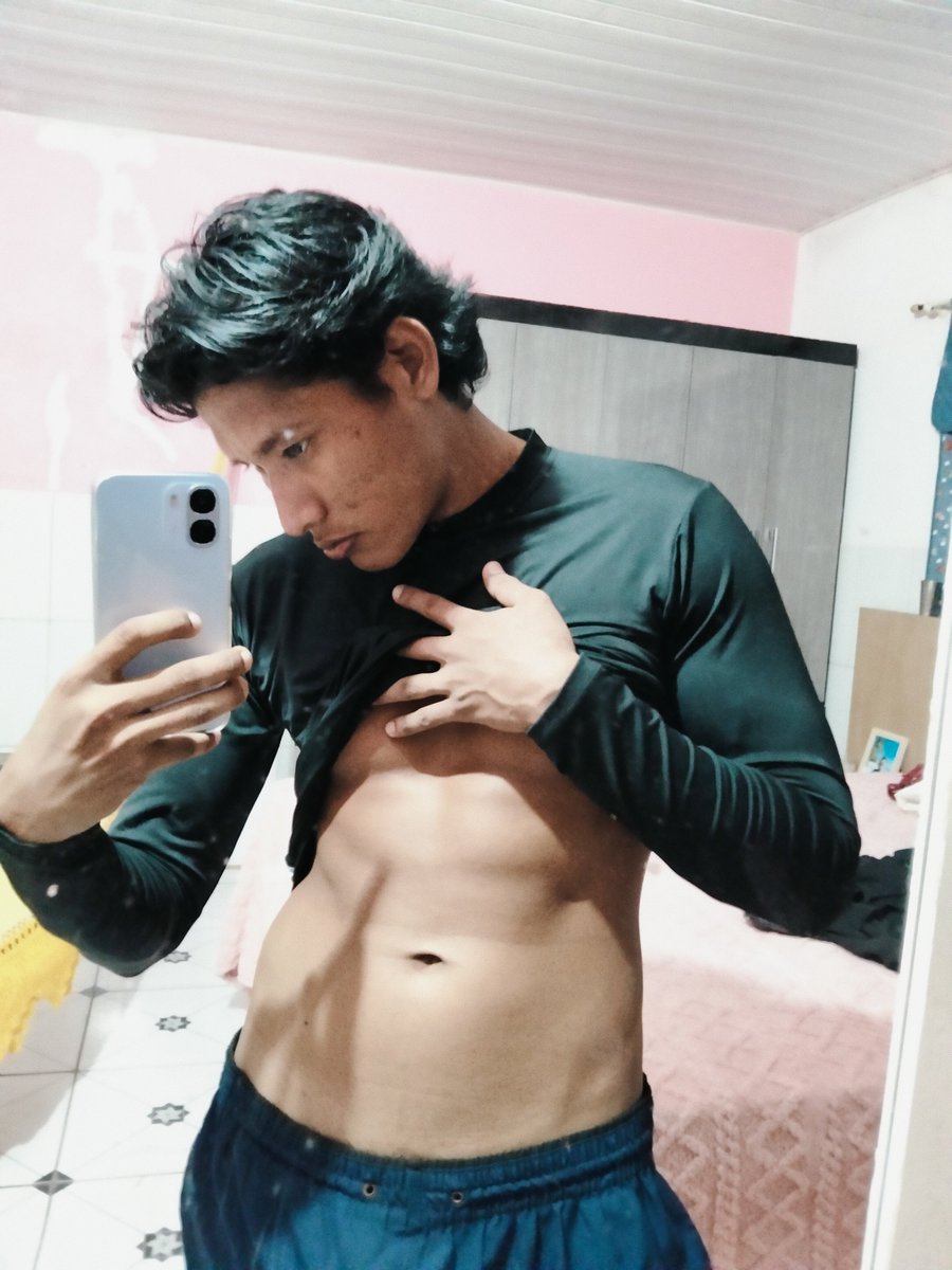 gmaky_'s tweet photo. Até the workouts paying off ? https://t.co/eslAR92nNb