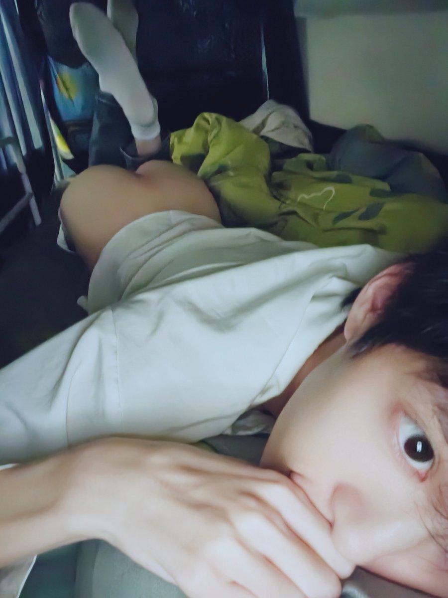 Asitu07's tweet photo. 好想约，但自身条件太差的好处就是限制了自己夸张的想法 https://t.co/XboEShr6cn
