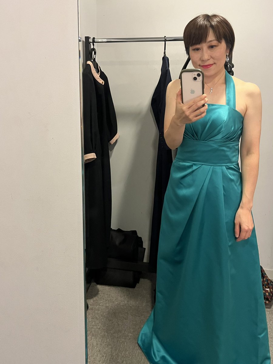 riematsui's tweet photo. 昨日は大学の時にお世話になった先生の門下生の方々によるコンサートに出演してきました。弾いたのはテンペストと英雄ポロネーズ。古いですが「赤い激流」な組み合わせ？🤭久しぶりに最後の懇親会まで出て皆さんと交流できて楽しい1日になりました🥰 https://t.co/0875WDgv5E